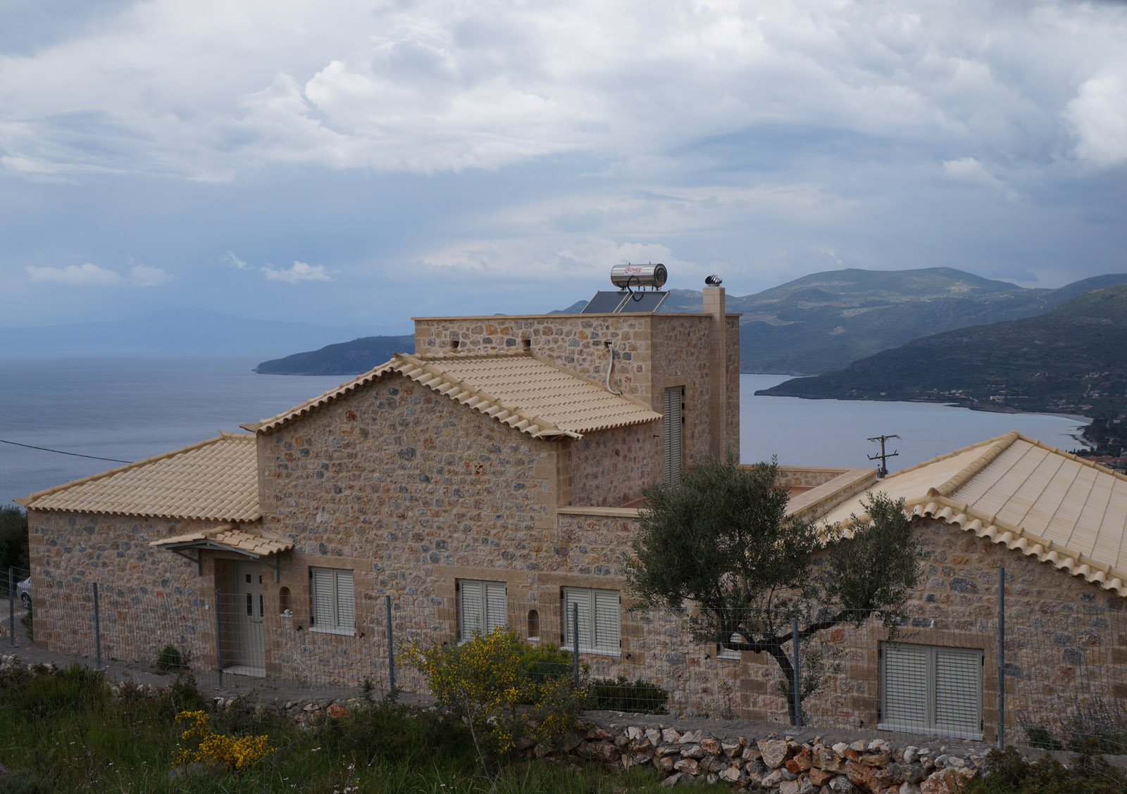 Perdikeas Construction - Traditional stone villa in superior location